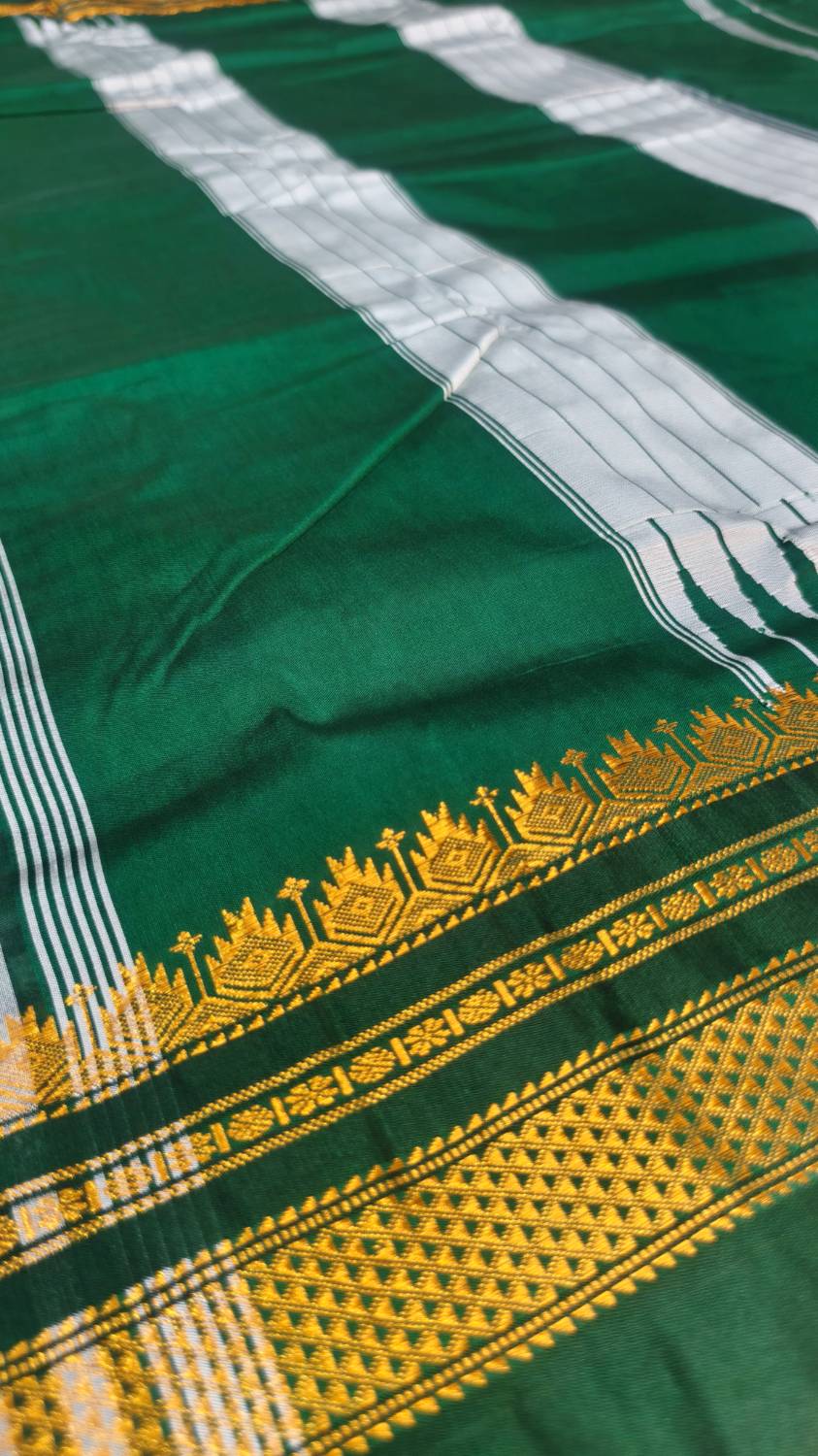 Green Small Checks Ilkal Cotton Silk Saree with Chikki Paras Border – Ikatra