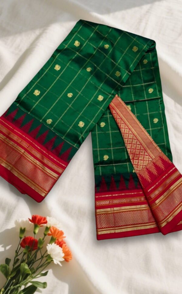 Dark Green Gadwal Jari Checks Butta Ilkal Silk Saree with Chikki Paras Border