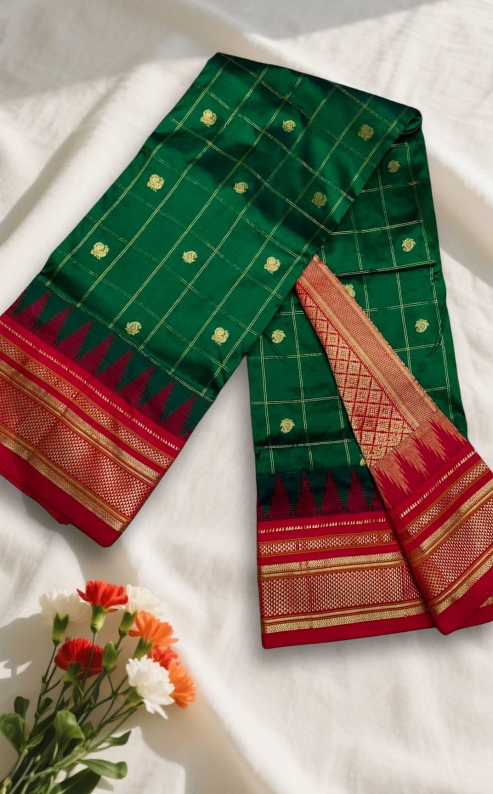 Dark Green Gadwal Jari Checks Butta Ilkal Silk Saree with Chikki Paras Border