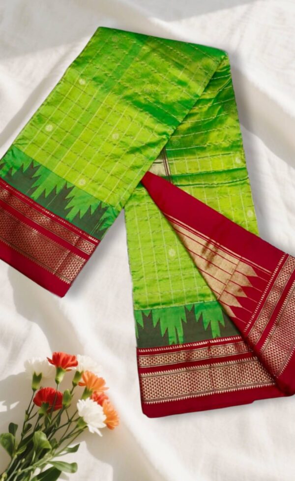 Gadwal Jari Checks Butta Ilkal Silk Saree with Chikki Paras Border