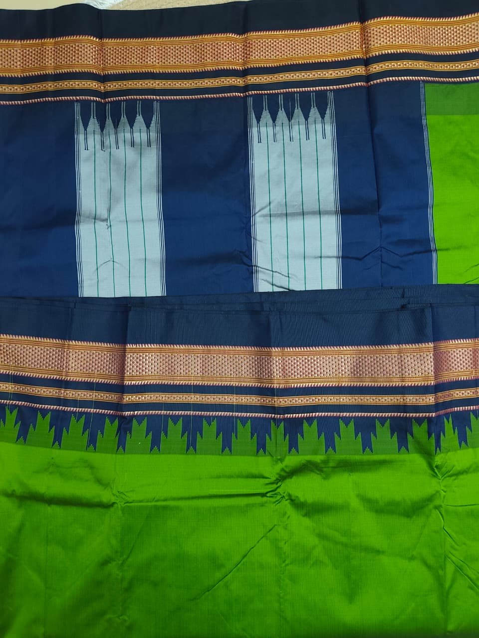 Green Temple Gadwal plain saree Pallu - ilkal pallu - Image 2