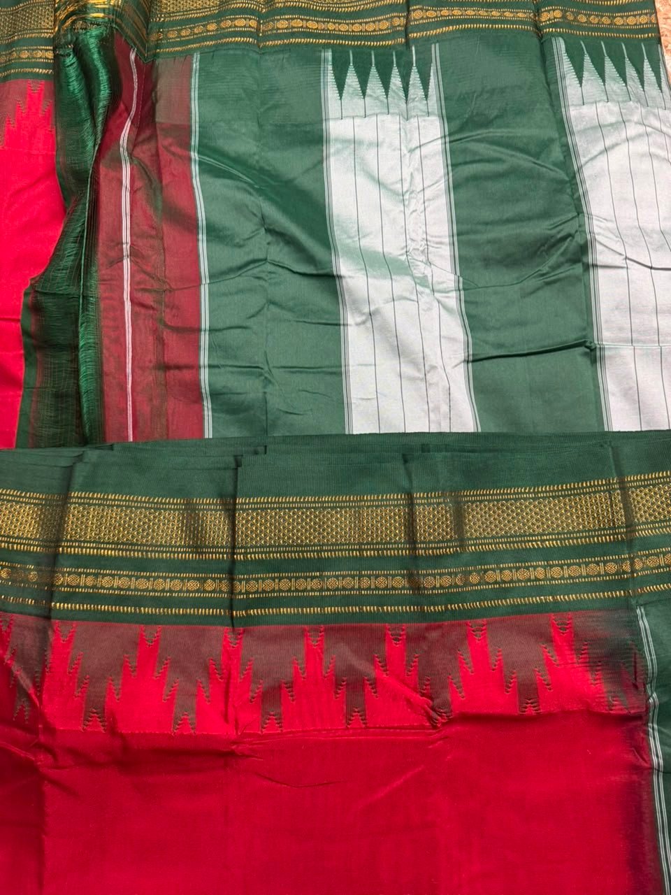 Red And Dark Green Big Temple Plain Ilkal Saree | ikatra - Image 4