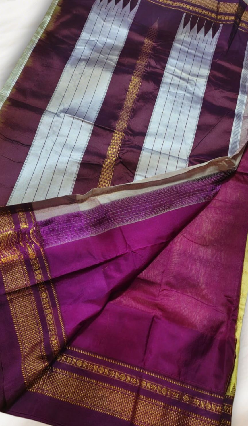 Temple Border Zari Checks With Butta Saree