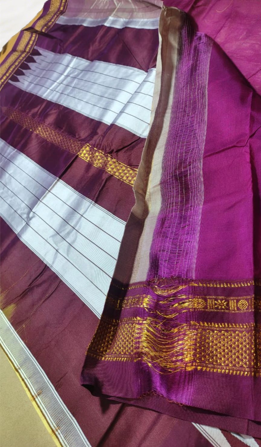 Temple Border Zari Checks With Butta Saree