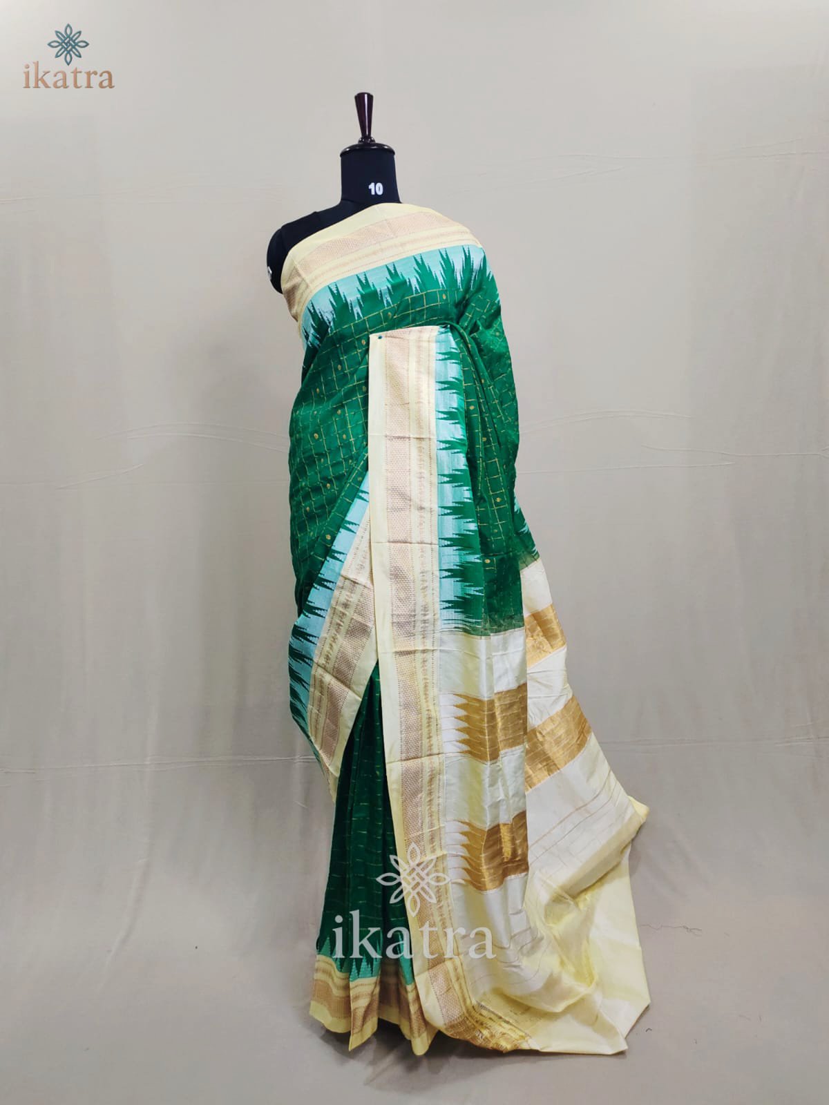 Temple Border Zari Checks With Butta Saree