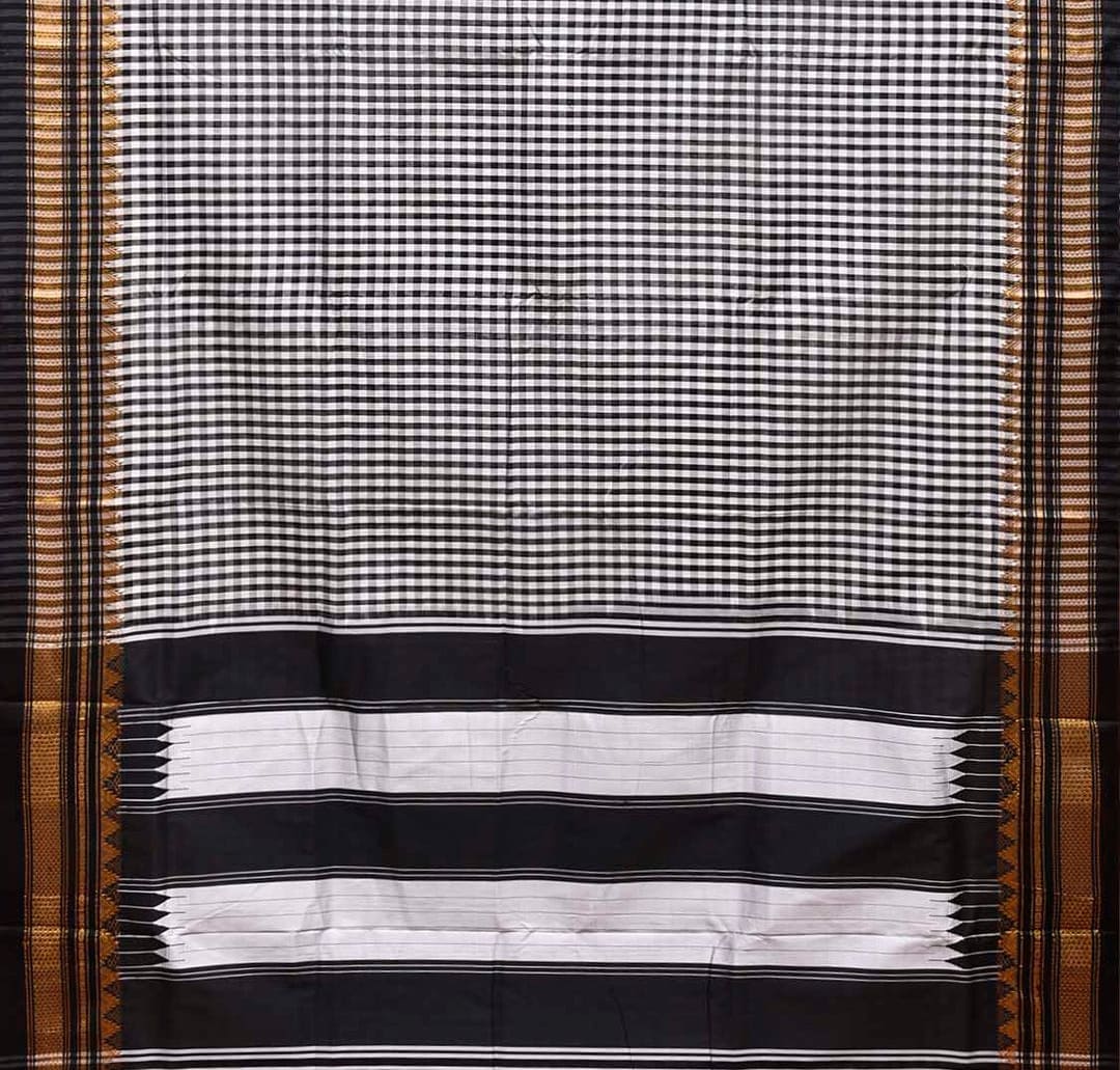 balck and gold Ilkal Small Check Cotton Silk Saree - Image 2