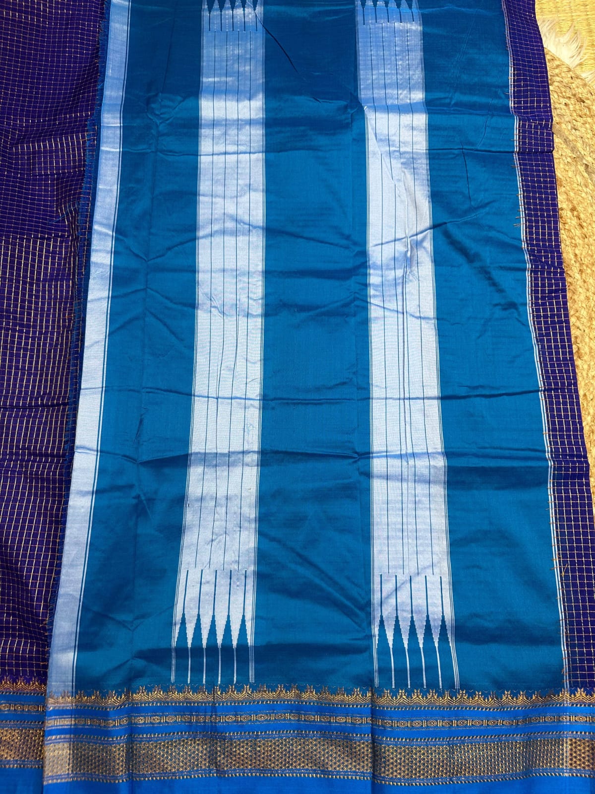blue Ilkal Small jariCheck Cotton Silk Saree - Image 4