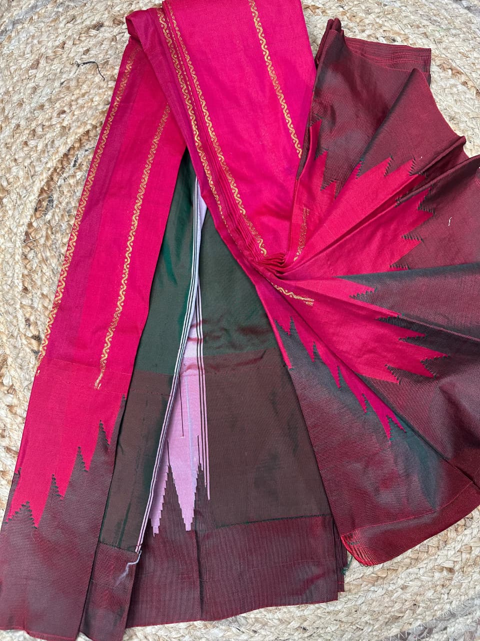 Borderless Ilkal Saree with Horizontal Jari Lines & Tope Pallu - Image 3