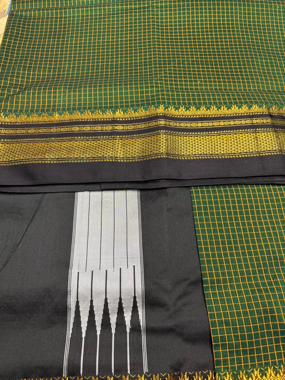Green Ilkal Small jari Check Cotton Silk Saree - Image 4