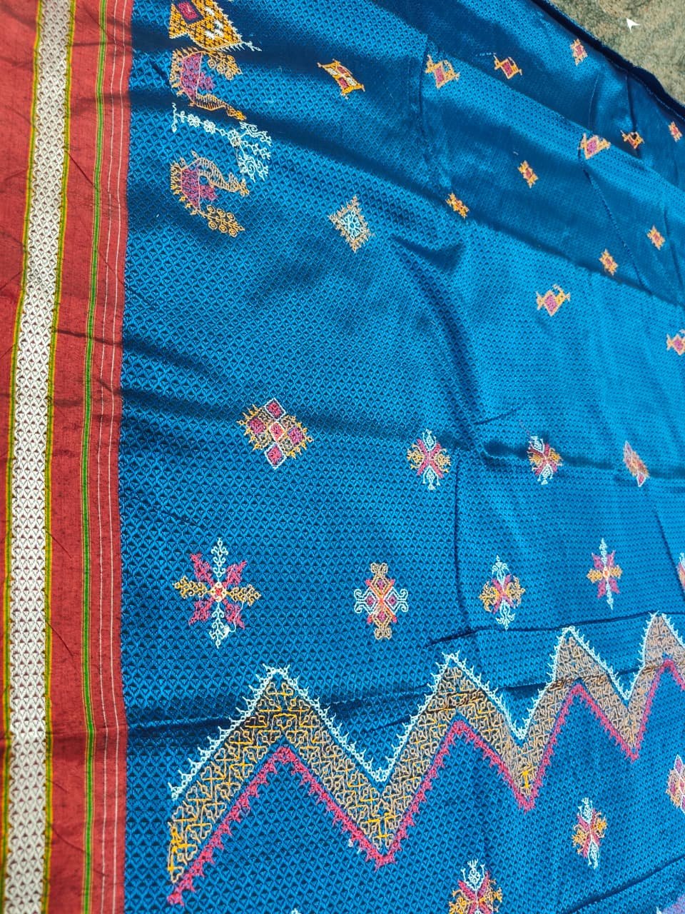 Khun Saree – Kasuti Work Traditional Elegance - Image 5