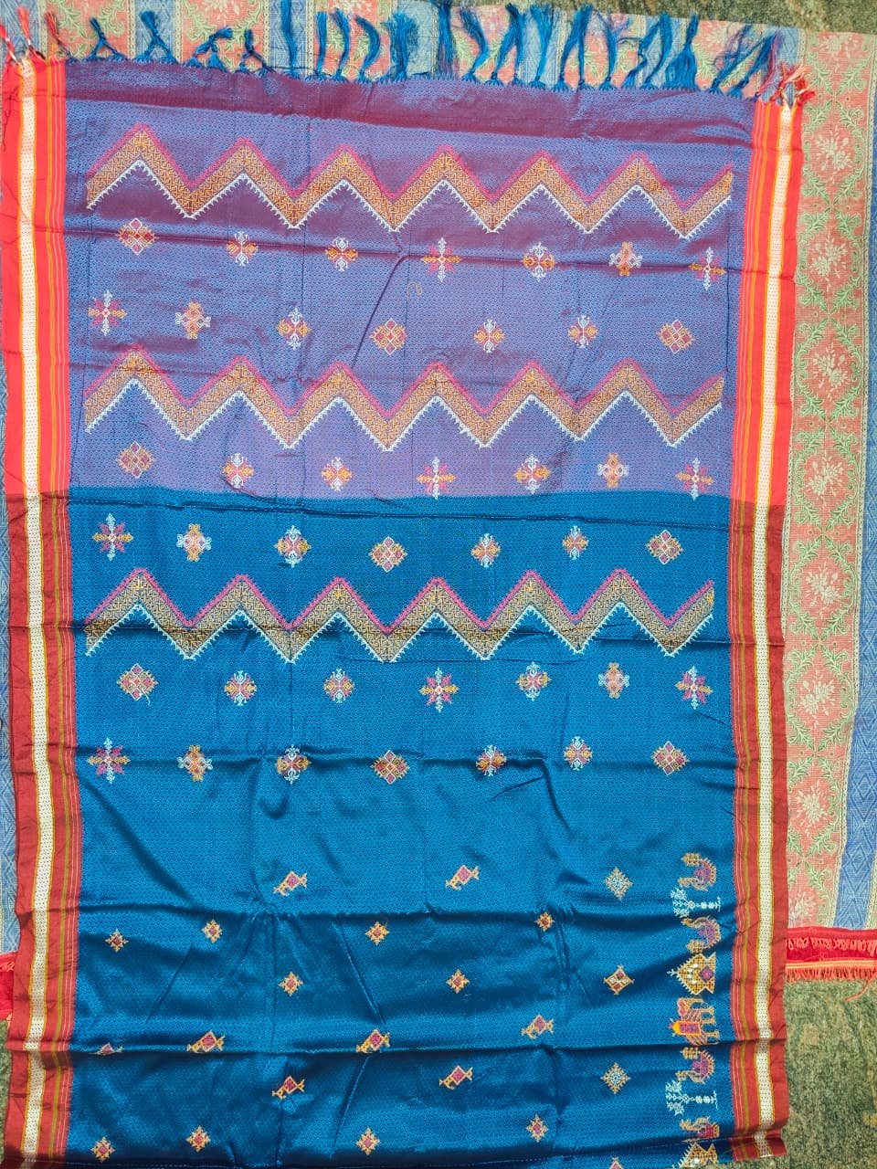 Khun Saree – Kasuti Work Traditional Elegance - Image 3