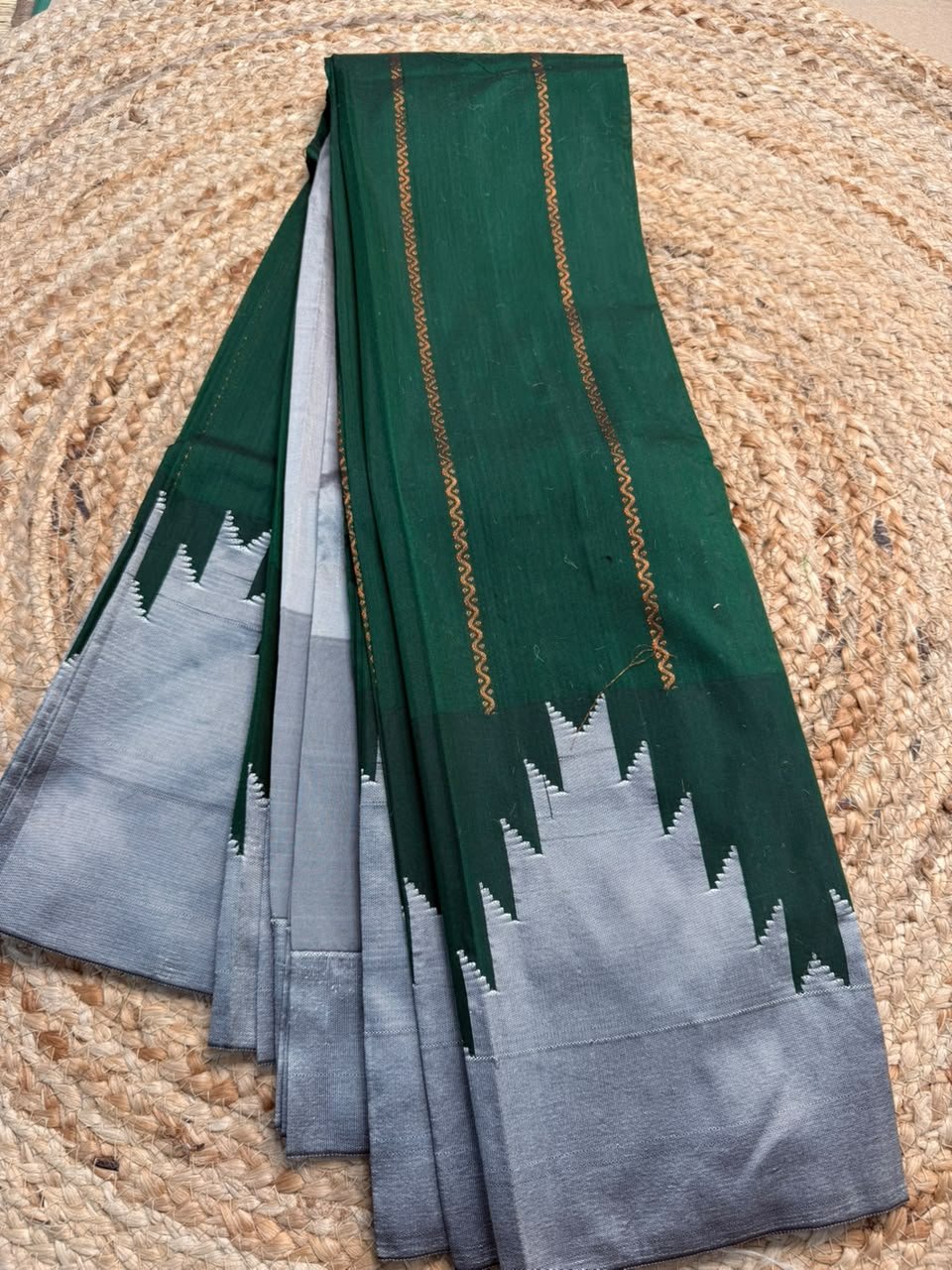 Borderless Ilkal Saree with Horizontal Jari Lines & Tope Pallu